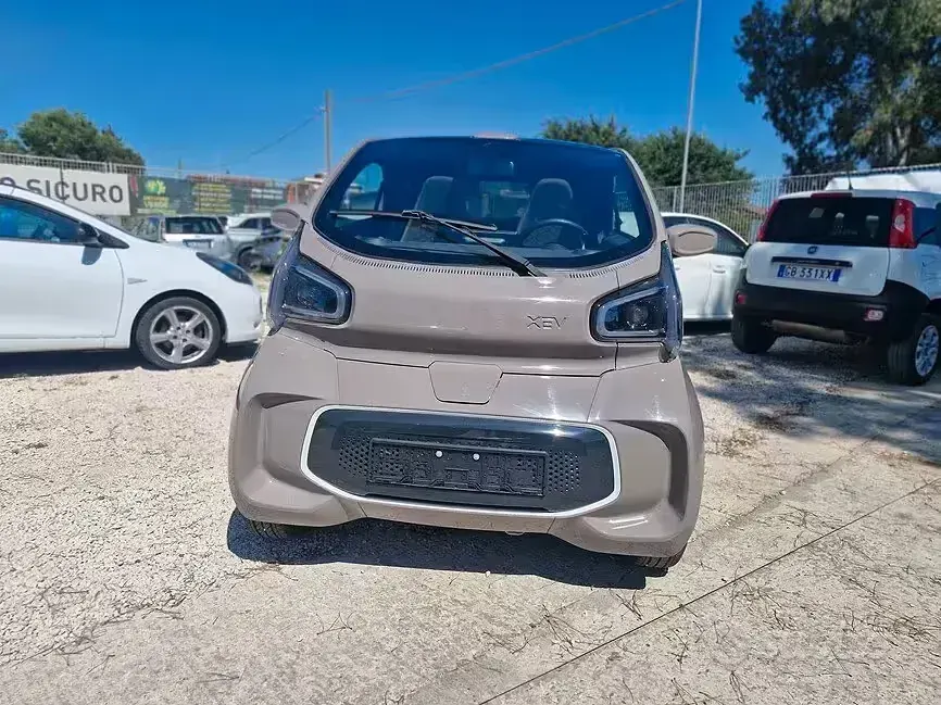 Usata XEV Yoyo 7 kW (10 CV) 2022 Beige Utilitaria