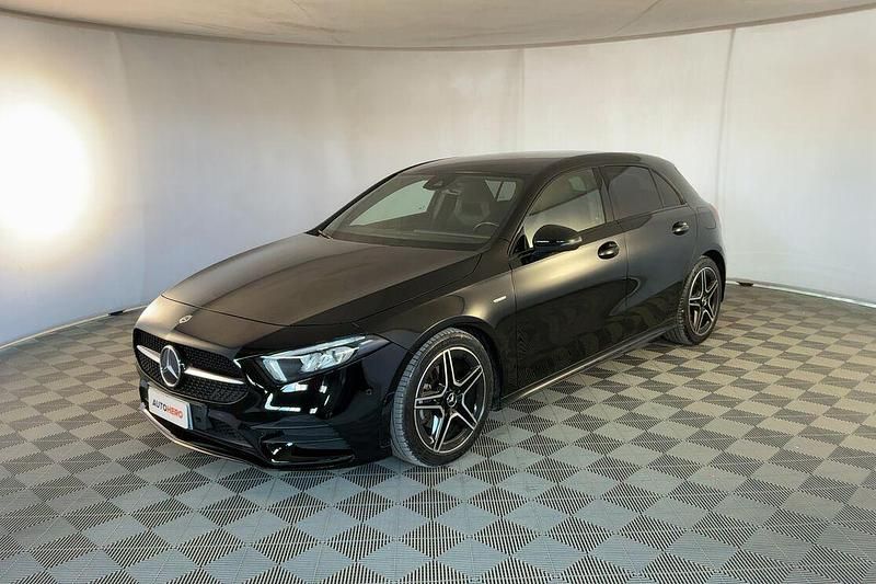 Usata Mercedes A180 Premium 116 CV (85 kW) 2021 Nero