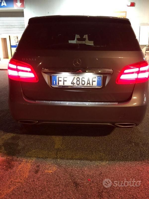 Occasion Mercedes B180 109 PK (80 kW) 2016 Grijs MPV