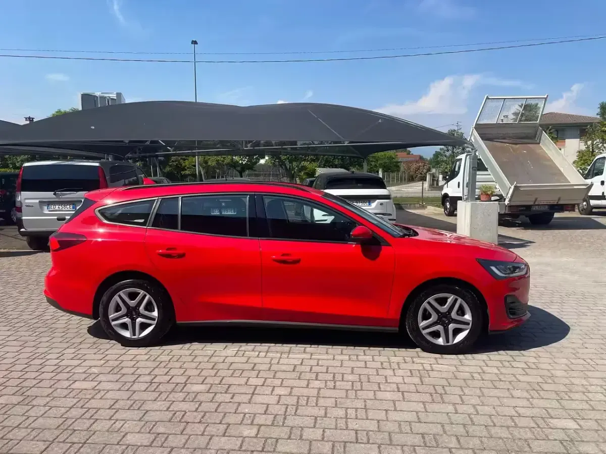 Usata Ford Focus Business Edition 125 CV (91 kW) 2022 Rosso Station wagon