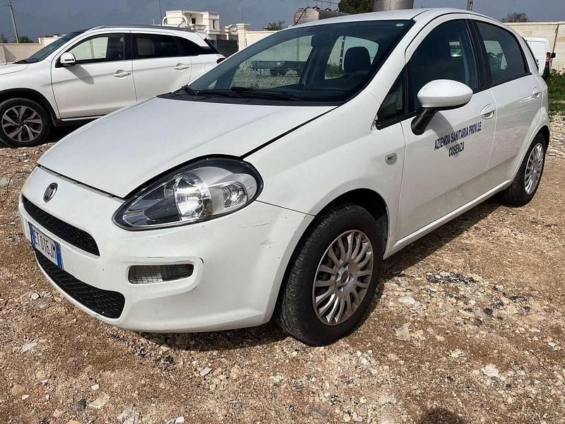 Bianco Usata 2013 Fiat Punto Street Tre volumi | 1590 € (Super prezzo) - Immagine 1/4