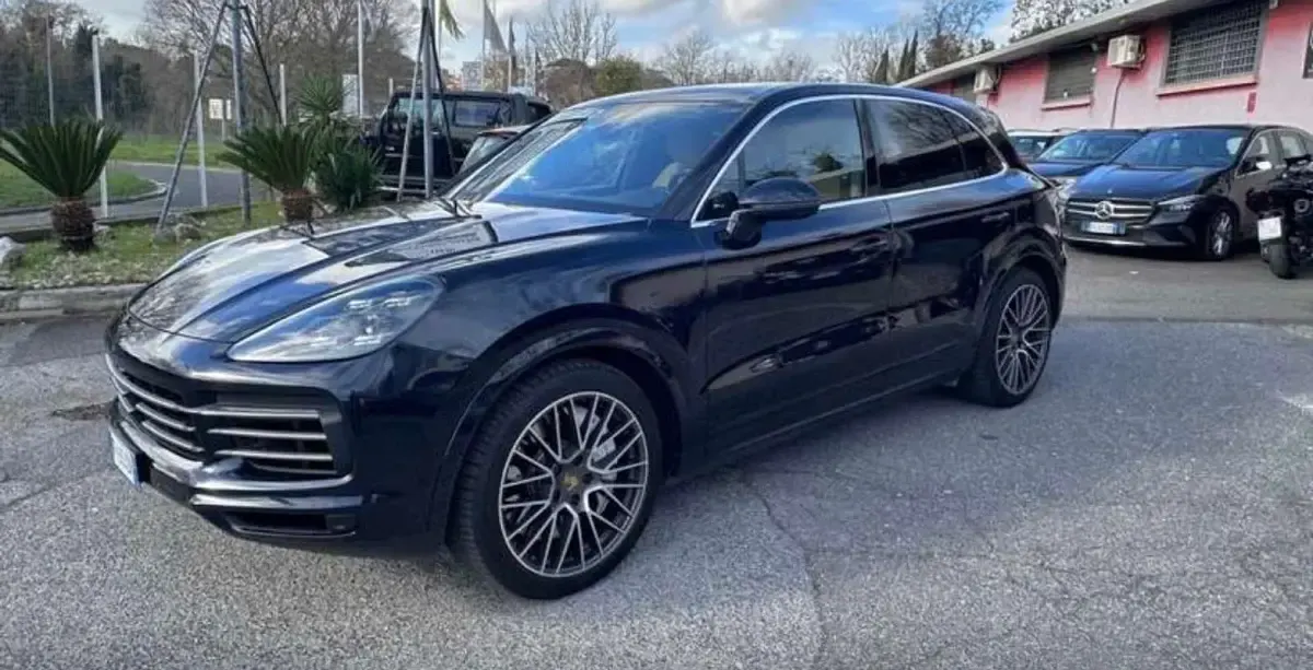 Usata Porsche Cayenne 441 CV (324 kW) 2018 Blu/azzurro SUV