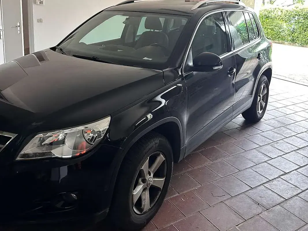 Usata VW Tiguan 140 CV (102 kW) 2011 Nero SUV
