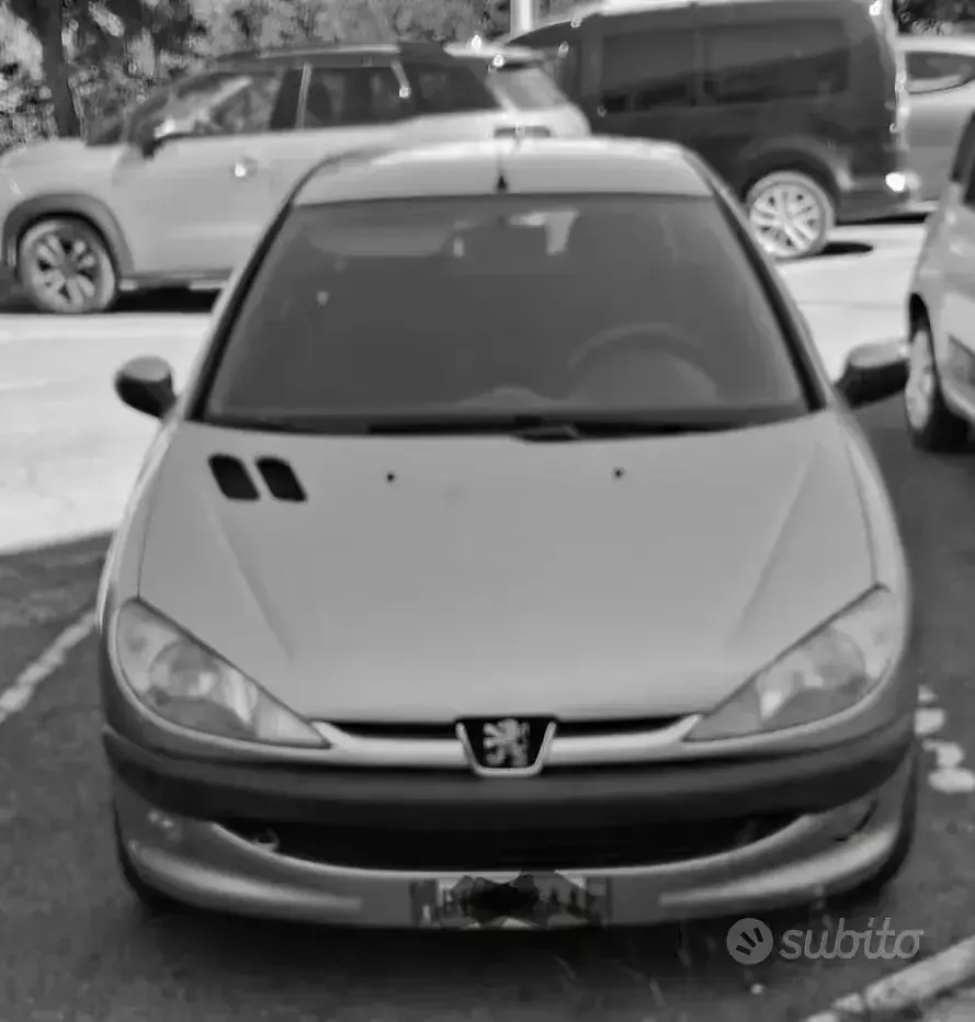 Usata Peugeot 206 60 CV (44 kW) 1999 Grigio Utilitaria