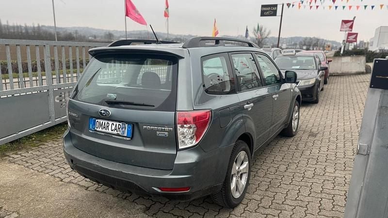 Usata Subaru Forester 146 CV (107 kW) 2009 Argento SUV