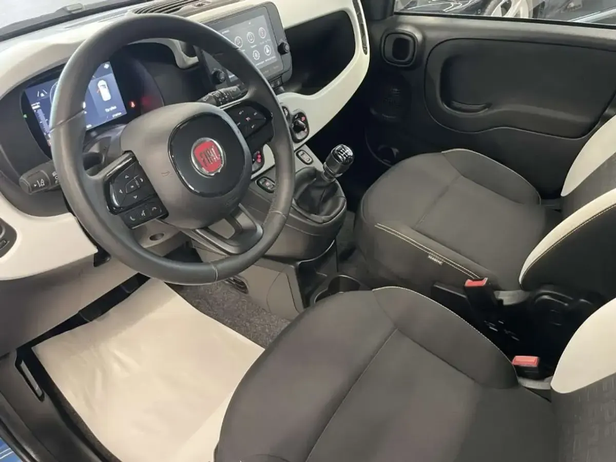 Usata Fiat Panda Cross 69 CV (50 kW) 2025 Blu Utilitaria