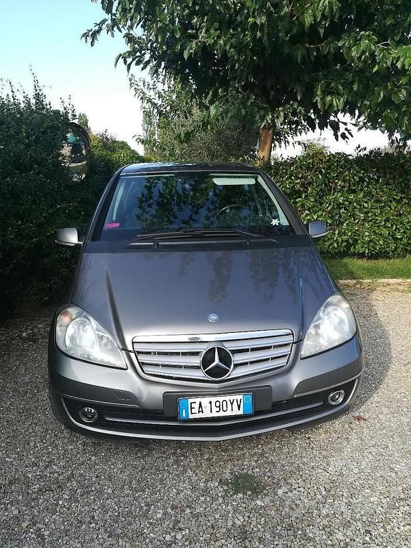 Usata Mercedes A180 2009 Grigio Berlina