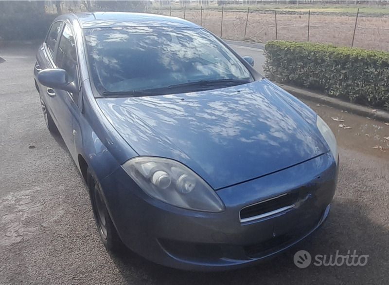 Blu/azzurro Usata 2011 Fiat Bravo Active Due volumi | 2490 € (Super prezzo) - Immagine 1/4