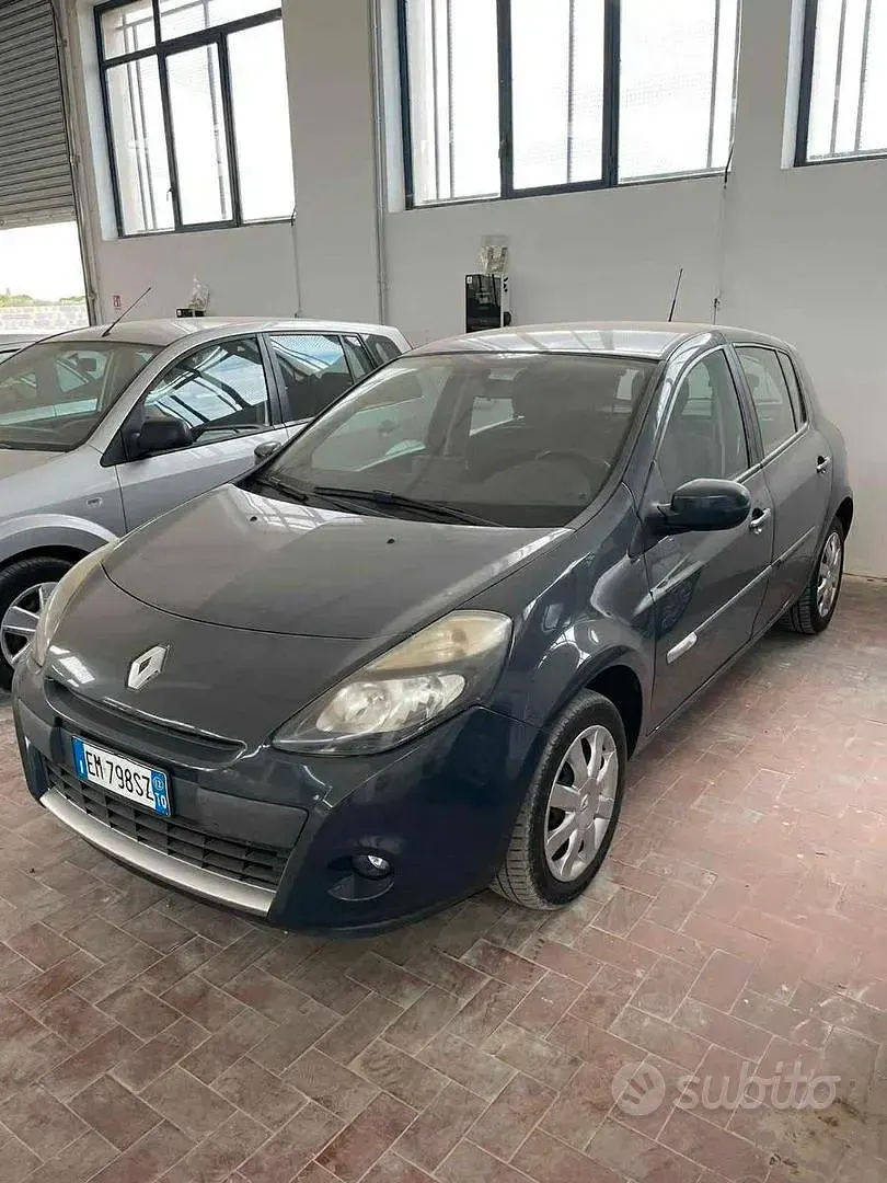 Usata Renault Clio Dynamique 75 CV (55 kW) 2012 Grigio Utilitaria