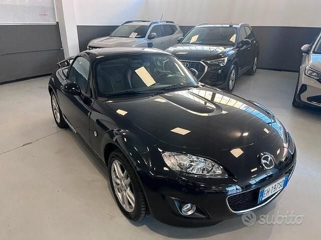 Usata Mazda MX5 126 CV (92 kW) 2011 Nero Cabrio