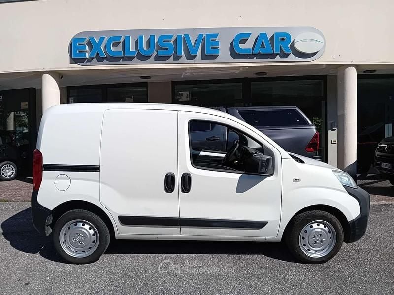 Bianco Usata 2011 Peugeot Bipper Monovolume | 3990 € (Buon prezzo) - Immagine 1/4
