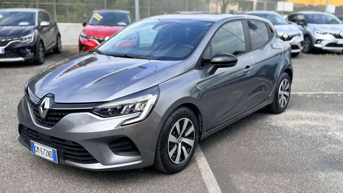 Usata Renault Clio V Zen 101 CV (74 kW) 2023 Grigio Berlina