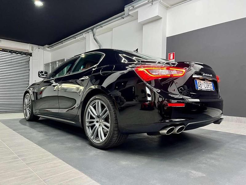 Usata Maserati Ghibli 275 CV (202 kW) 2015 Nero Berlina