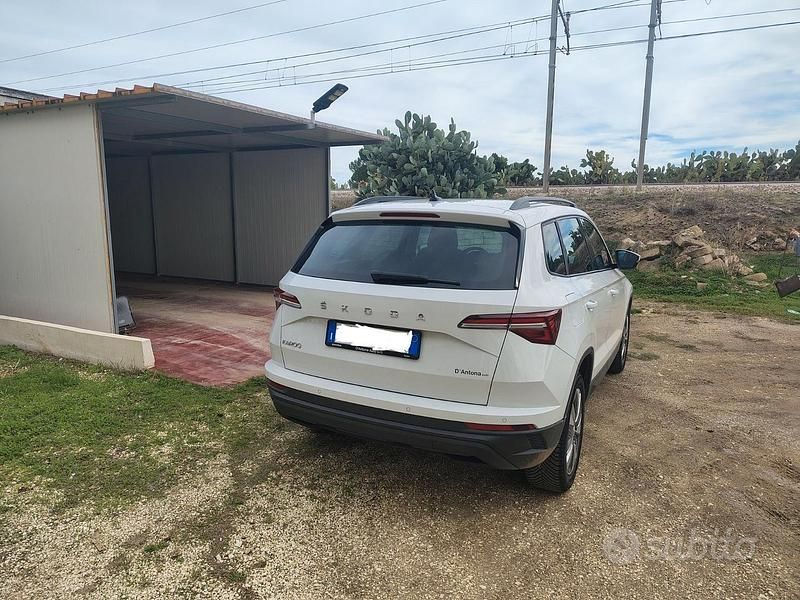 Usata Skoda Karoq Executive 116 CV (85 kW) 2024 Bianco SUV