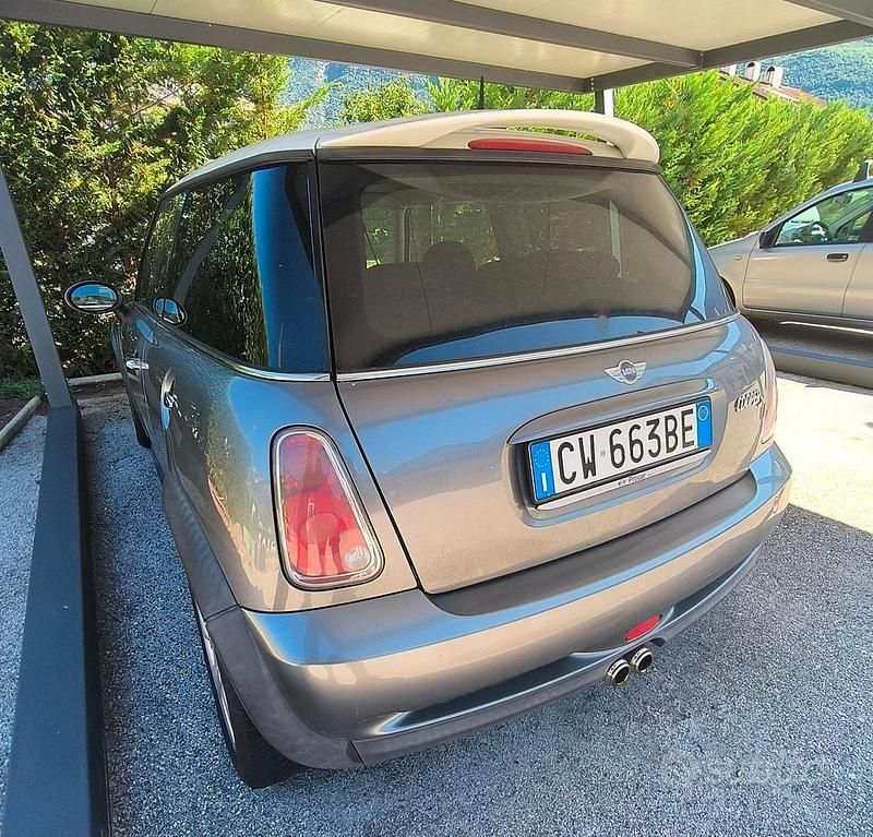 Usata Mini Cooper S 170 CV (125 kW) 2005 Grigio Utilitaria