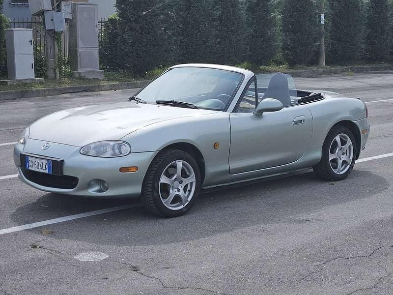 Usata Mazda MX5 110 CV (80 kW) 2003 Grigio Cabrio