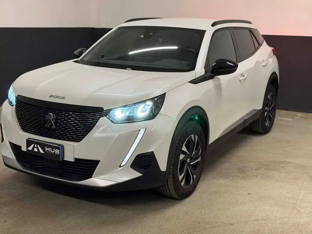 Usata Peugeot 2008 Allure 131 CV (96 kW) 2023 Bianco SUV
