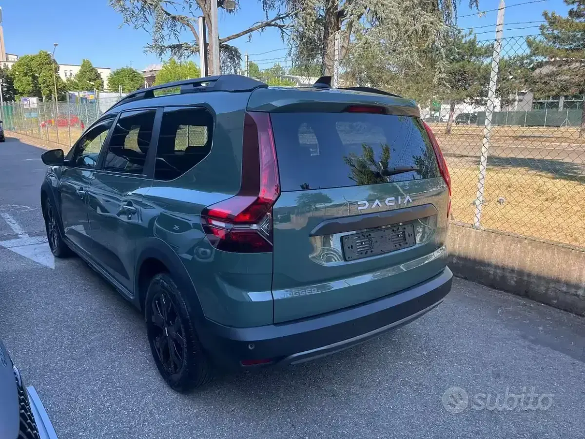 Usata Dacia Jogger Extreme 101 CV (74 kW) 2023 Verde Monovolume