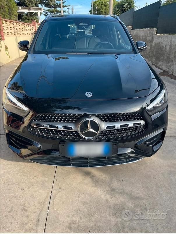 Nero Usata 2023 Mercedes GLA200 Advanced Plus SUV | 35.999 € (Ottimo prezzo) - Immagine 1/4
