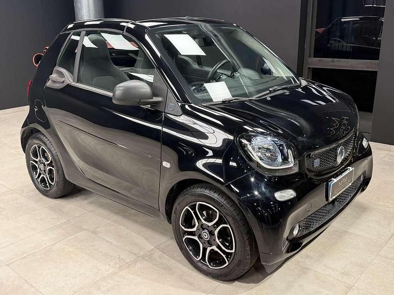 Usata Smart ForTwo Electric Drive 41 kW (56 CV) 2019 Nero Cabrio