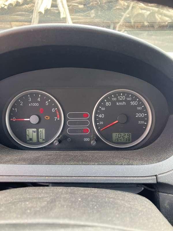 Usata Ford Fiesta Ambiente 75 CV (55 kW) 2005 Argento Utilitaria