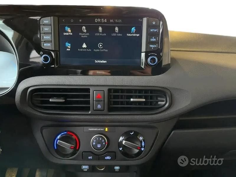 Usata Hyundai i10 67 CV (49 kW) 2024 Bianco Utilitaria