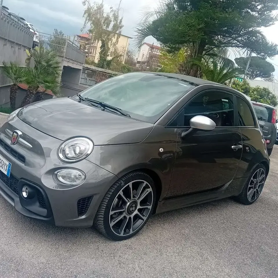 Usata Abarth 595C Turismo 165 CV (121 kW) 2022 Grigio Cabrio
