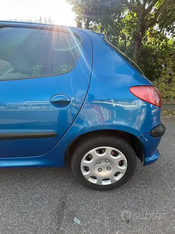 Usata Peugeot 206 60 CV (44 kW) 2003 Bluazzurro Berlina