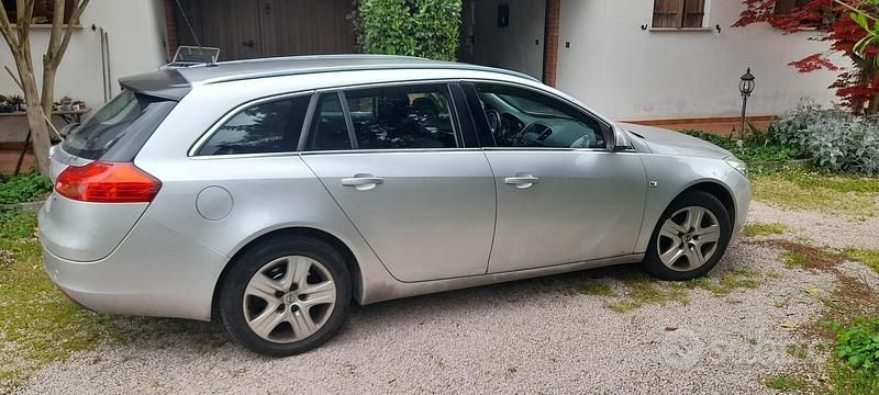Usata Opel Insignia 160 CV (117 kW) 2014 Grigio Station wagon