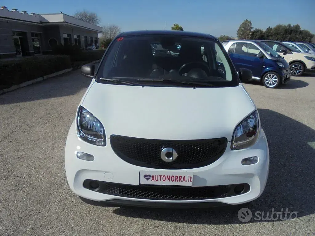 Usata Smart ForFour Passion 71 CV (52 kW) 2019 Bianco pastello Utilitaria