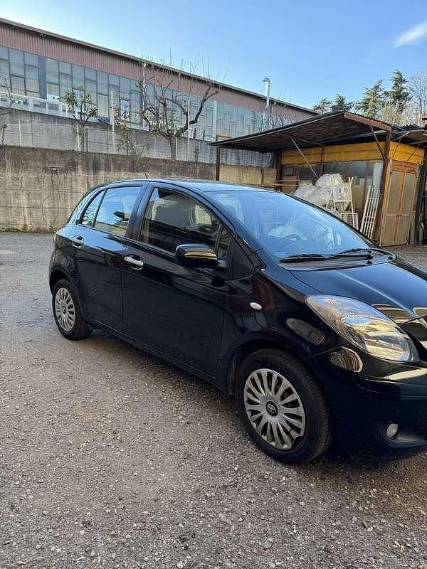 Usata Toyota Yaris Sol 65 CV (47 kW) 2010 Utilitaria