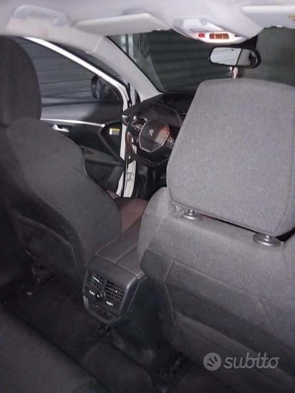 Usata Peugeot 3008 131 CV (96 kW) 2019 Bianco SUV