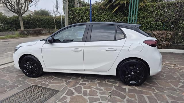 Usata Opel Corsa GS Line 101 CV (74 kW) 2020 Bianco Utilitaria