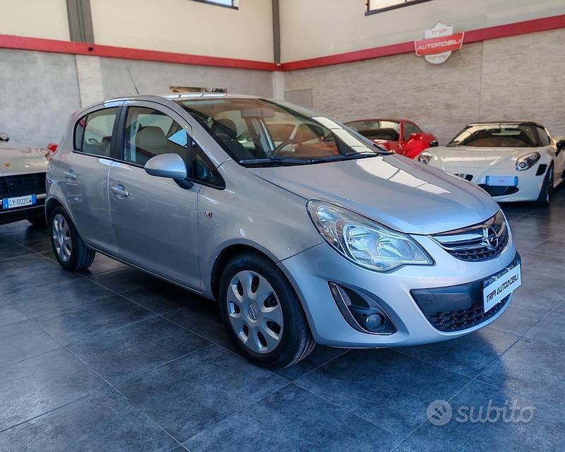 Usata Opel Corsa Edition 85 CV (62 kW) 2013 Grigio Utilitaria