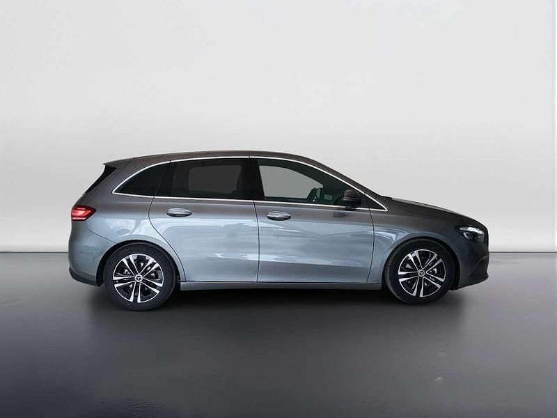 Nuova Mercedes B180 Edition 116 CV (85 kW) 2025 Mountain grau metall Utilitaria