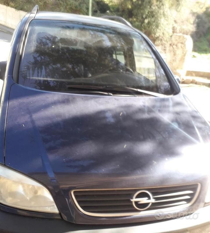 Usata Opel Zafira 2003 Blu Monovolume