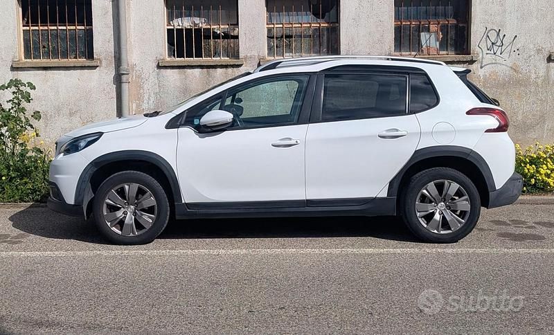 Usata Peugeot 2008 Active 82 CV (60 kW) 2016 Bianco SUV