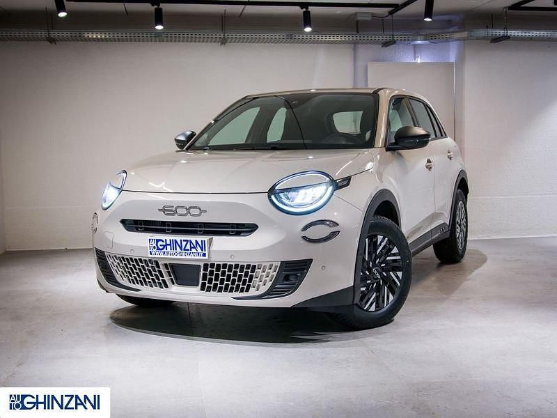 Usata Fiat 600 Pop 110 CV (80 kW) 2024 Beige SUV