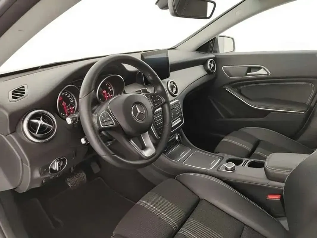Käytetty Mercedes CLA220 Edition 177 HP (130 kW) 2017 Harmaa Sedan