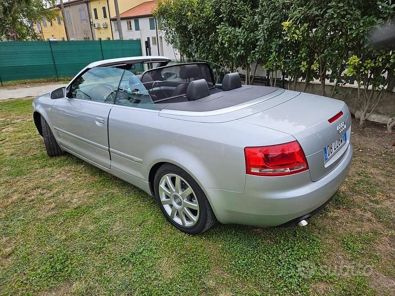 Usata Audi A4 Cabriolet S-Line 150 CV (110 kW) 2006 Grigio Cabrio