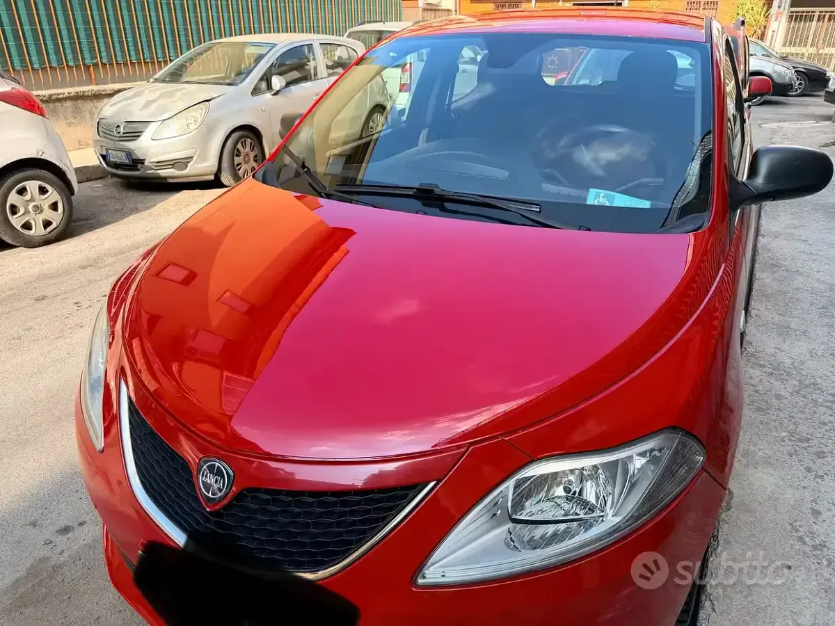 Usata Lancia Ypsilon 95 CV (69 kW) 2016 Rosso Utilitaria