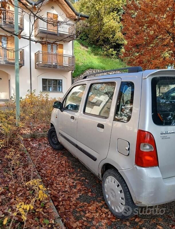 Usata Suzuki Wagon R+ 76 CV (55 kW) 2005 Grigio Monovolume