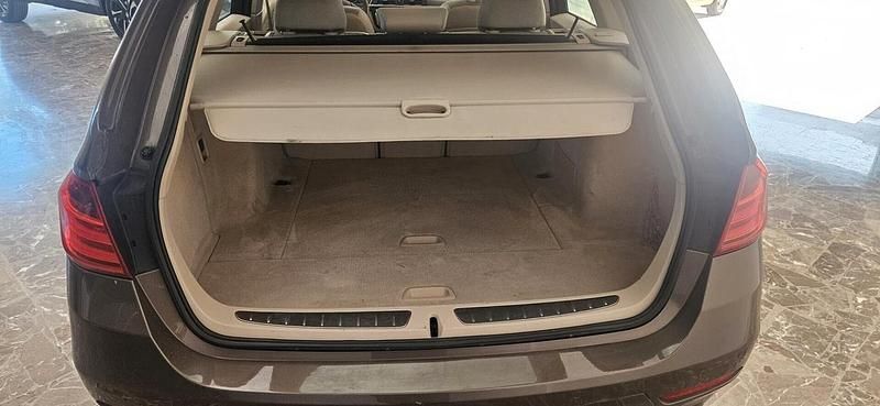 Usata BMW 318 142 CV (104 kW) 2014 Grigio Station wagon