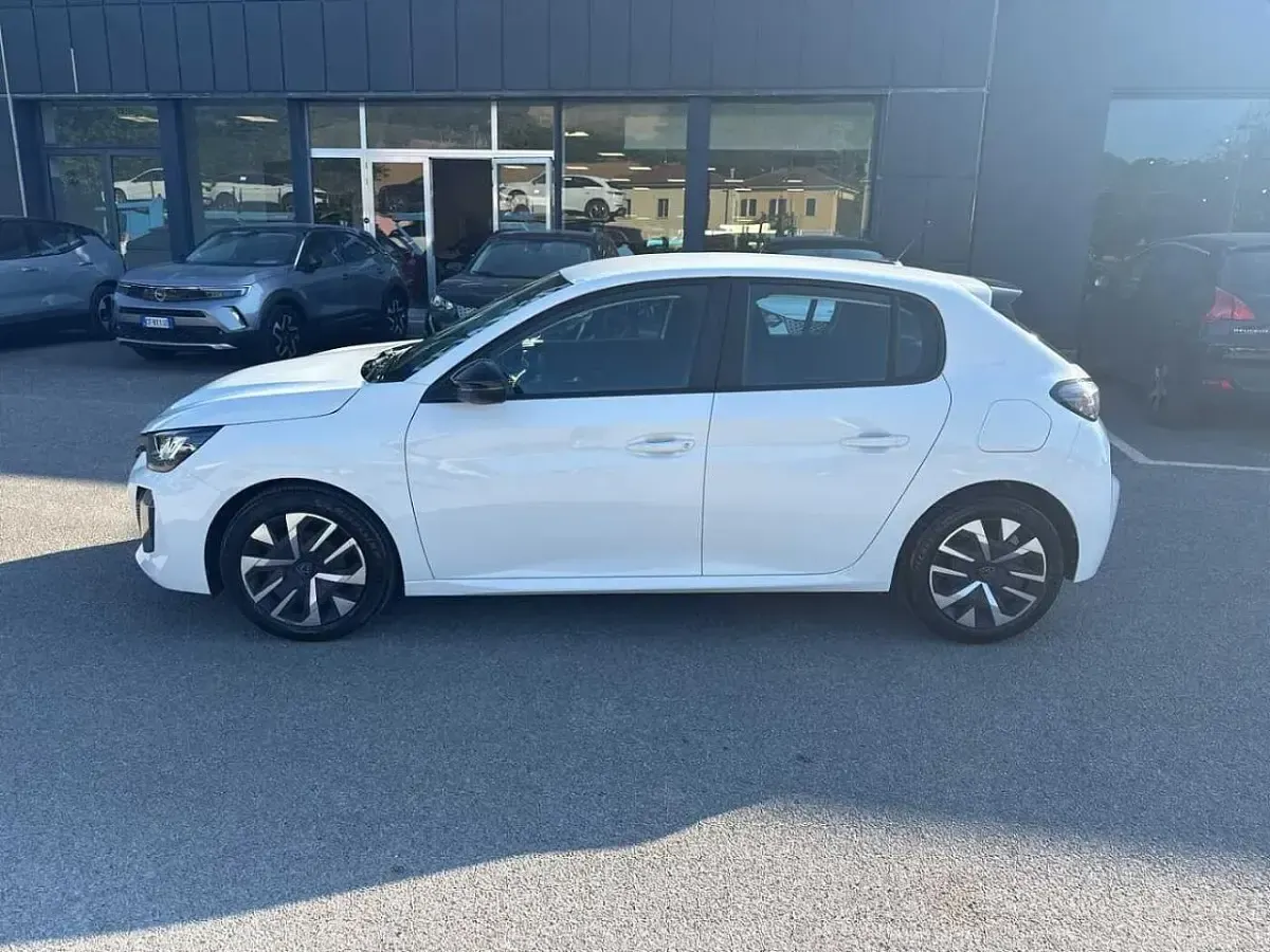 Usata Peugeot 208 Active 75 CV (55 kW) 2024 Bianco Utilitaria