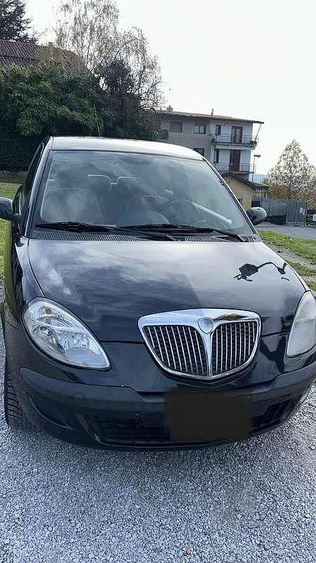 Usata Lancia Ypsilon 60 CV (44 kW) 2005 Nero Utilitaria