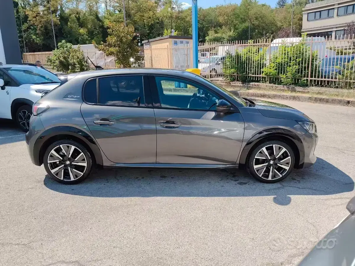 Usata Peugeot 208 GT-line 101 CV (74 kW) 2021 Utilitaria