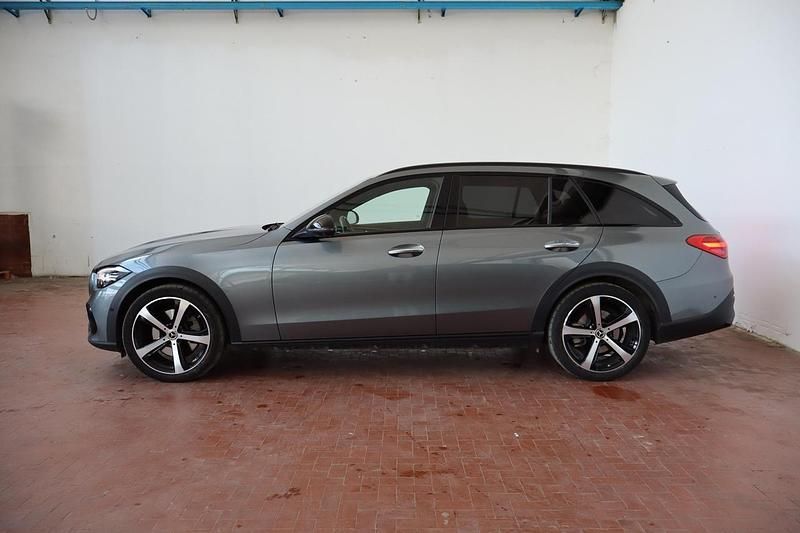 Usata Mercedes 220 Premium 197 CV (144 kW) 2024 Grigio montagna Station wagon