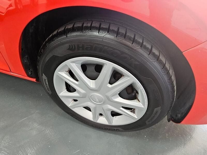 Usata Ford Fiesta Titanium 100 CV (73 kW) 2018 Rosso Utilitaria