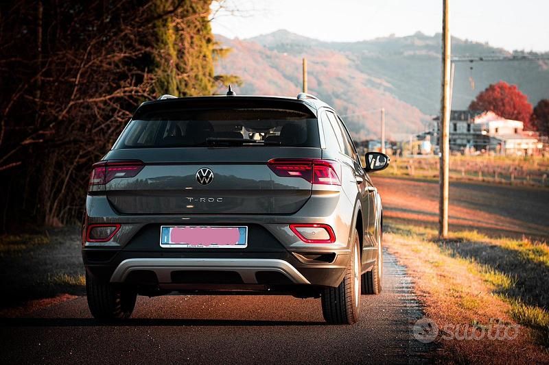 Usata VW T-Roc 116 CV (85 kW) 2023 Grigio SUV