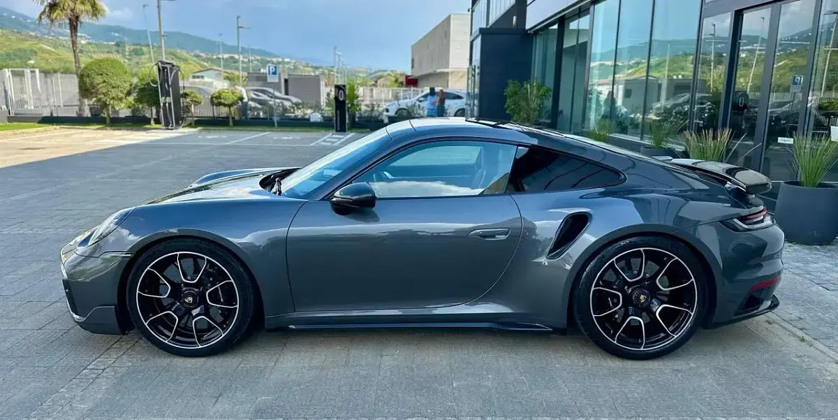 Usata Porsche 911 Turbo S 650 CV (478 kW) 2021 Grigio agata metallizzato Coupé